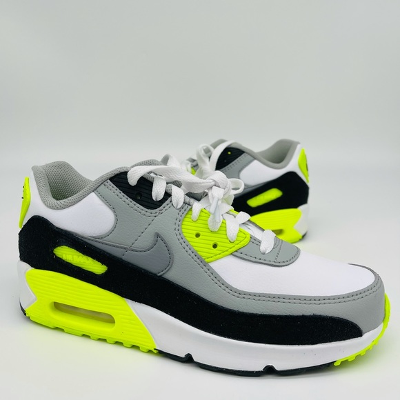 Nike Shoes - WMNS Nike Air Max 90
